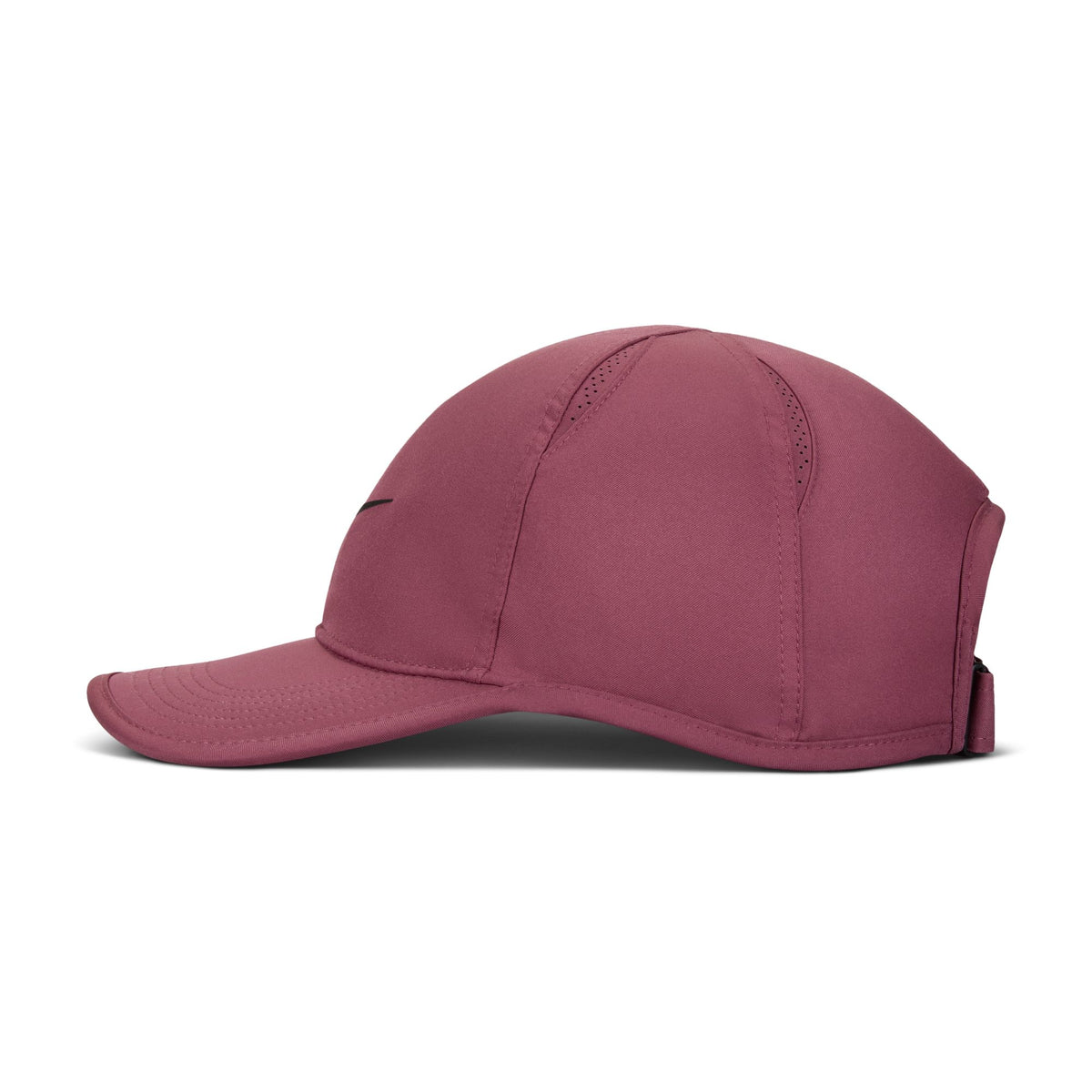When you need a light and breezy addition to your exercise outfit, the Club Cap is your pick. The Club's mid-depth fit is teamed up with ultra-light, breathable material giving you the freedom to move without restriction. Sweat-wicking fabric helps you stay cool and dry and Featherlight vents improve airflow where you need it most.