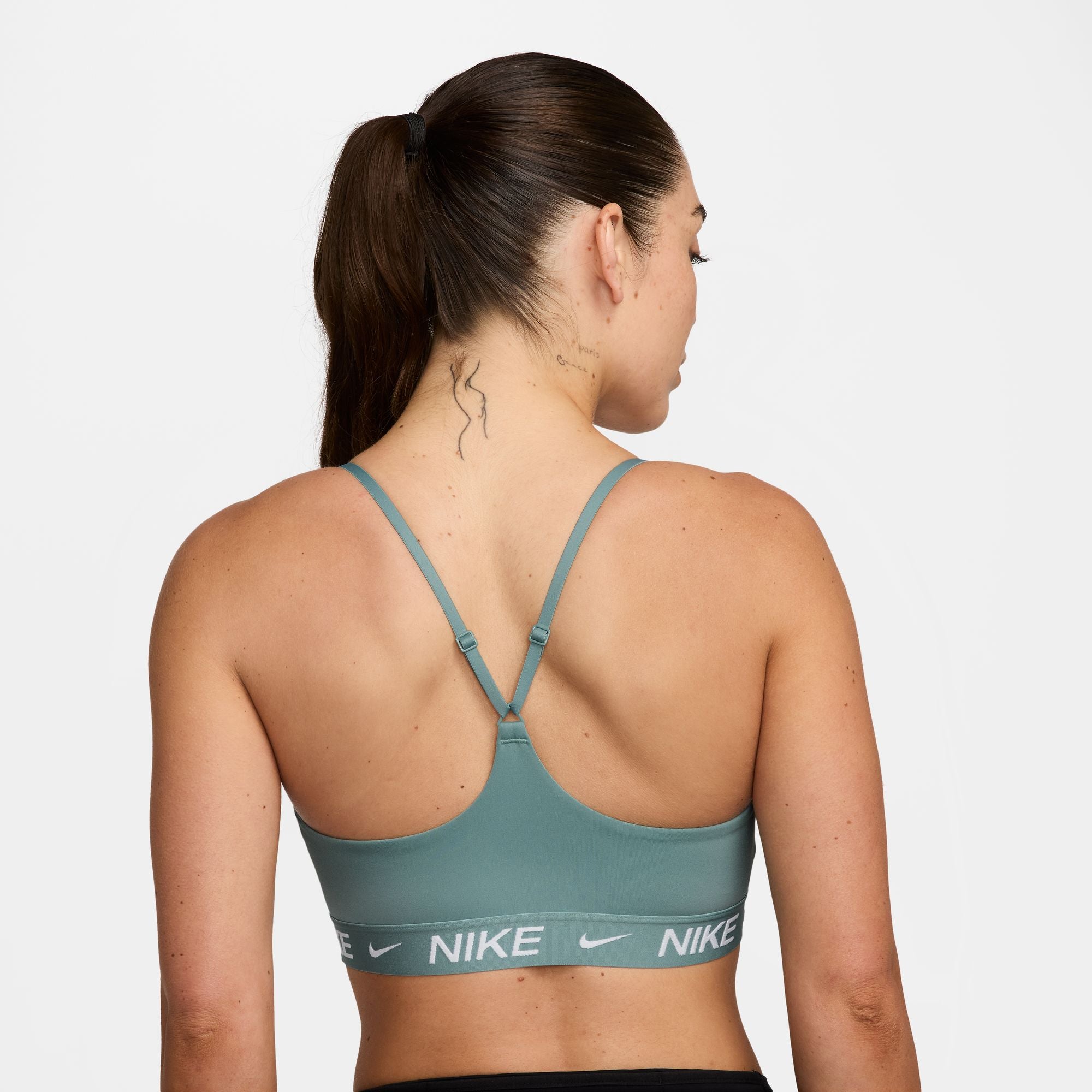 Dial in your perfect fit with thin straps that easily adjust in the back. Want a little more coverage and subtle shaping? Engineered pads slip in from the bottom and stay put during wash and wear for a smooth, reliable silhouette.