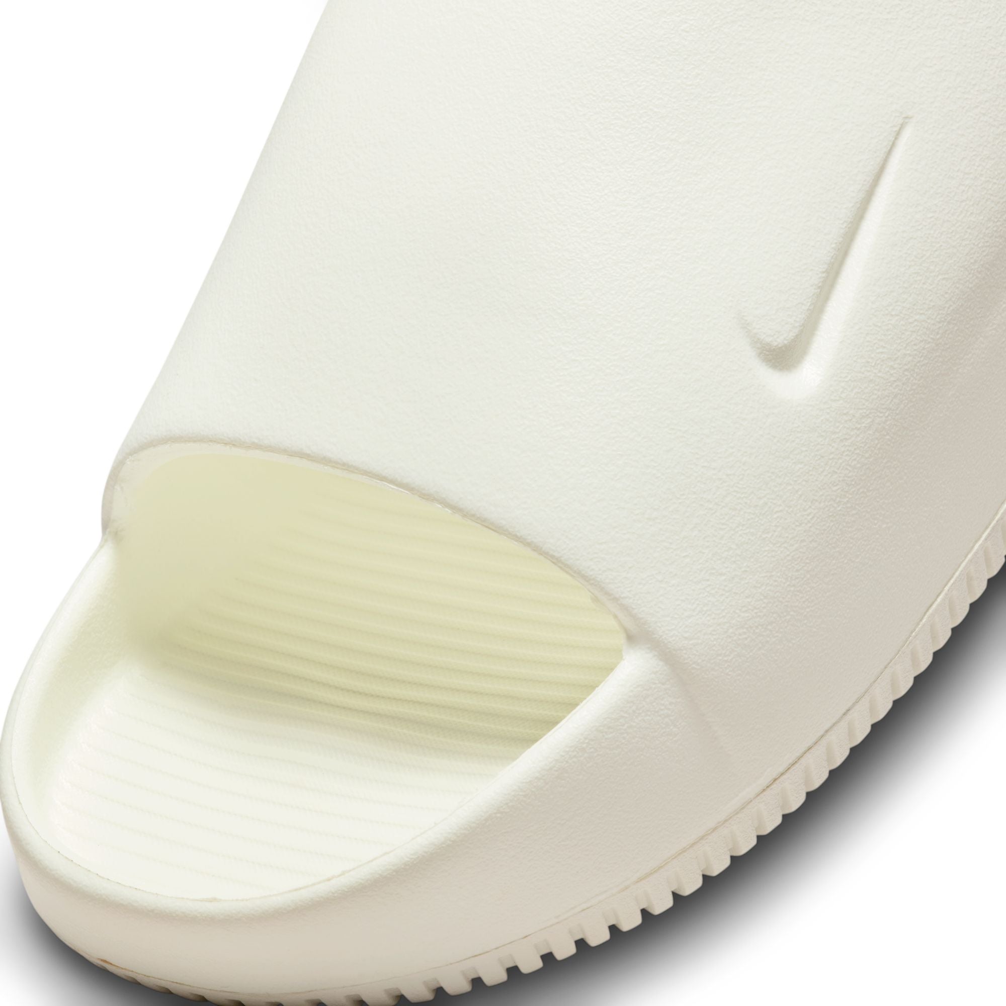 Made with soft yet supportive foam, the minimal design makes these slides easy to style with or without socks. And they’ve got a textured footbed to help keep your feet in place