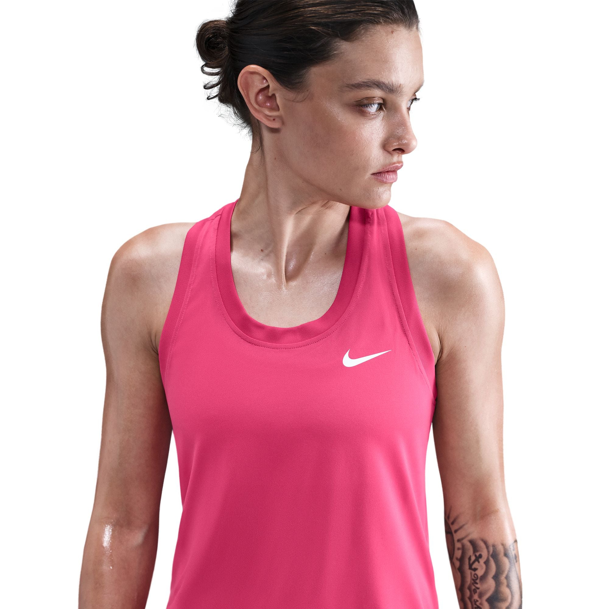 Turn up the heat in this sweat-wicking racerback tank. A roomy fit through the body and hips has a relaxed feeling that lets you move freely wherever your workout takes you.