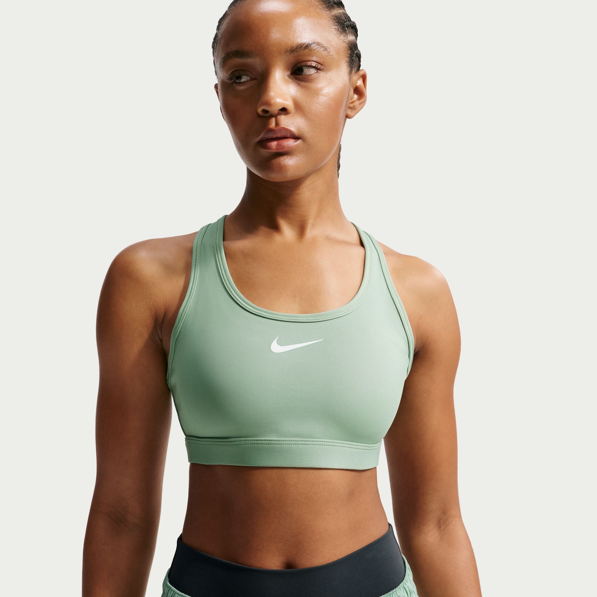 Nike Dri-FIT technology moves sweat away from your skin for quicker evaporation, helping you stay dry and comfortable. It combines with a mesh lining to help keep you cool.