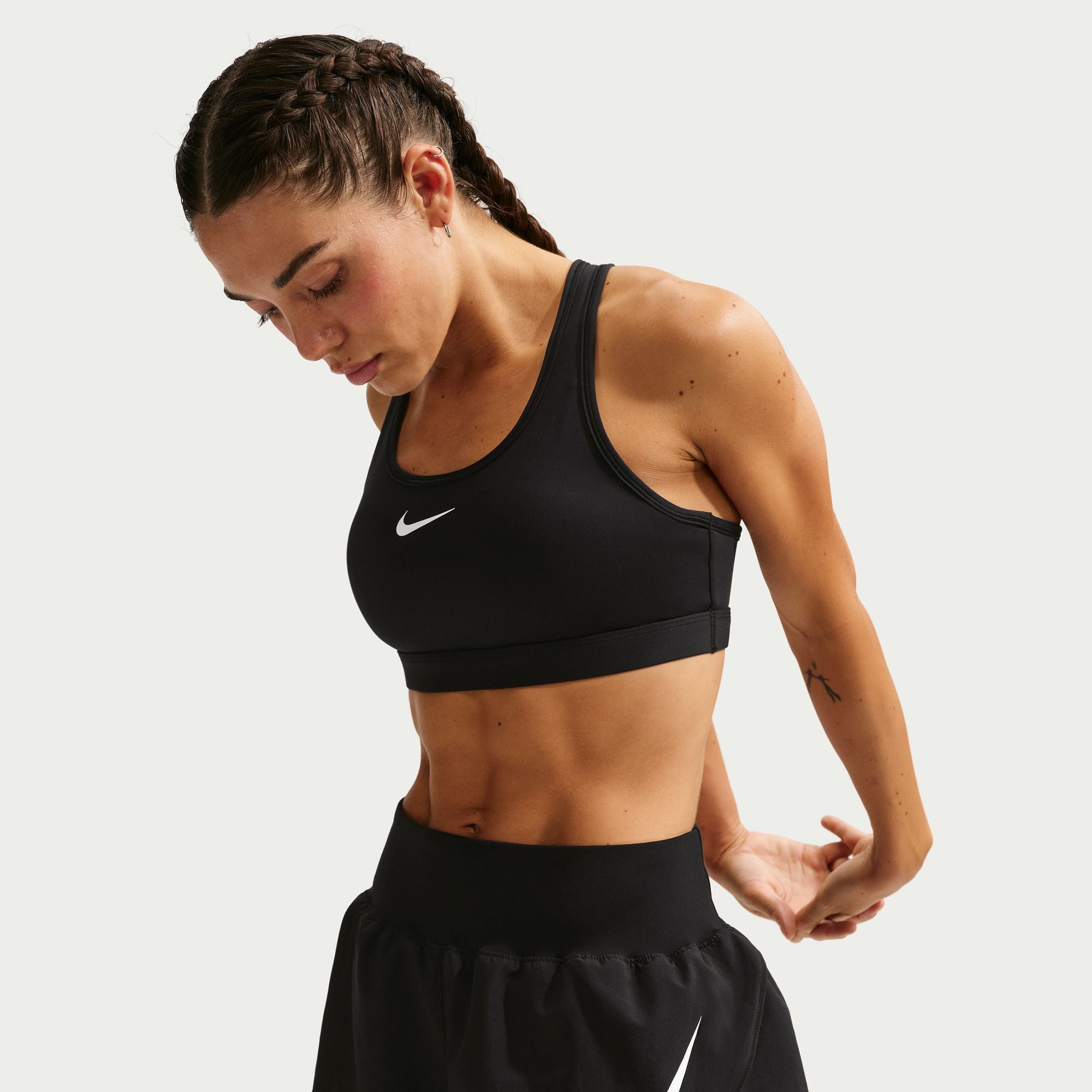 Nike Tempo Flow Swoosh
Women's Dri-FIT Mid-Rise Brief-Lined Running Shorts
Pick up the pace feeling free. Ultralightweight and airy
