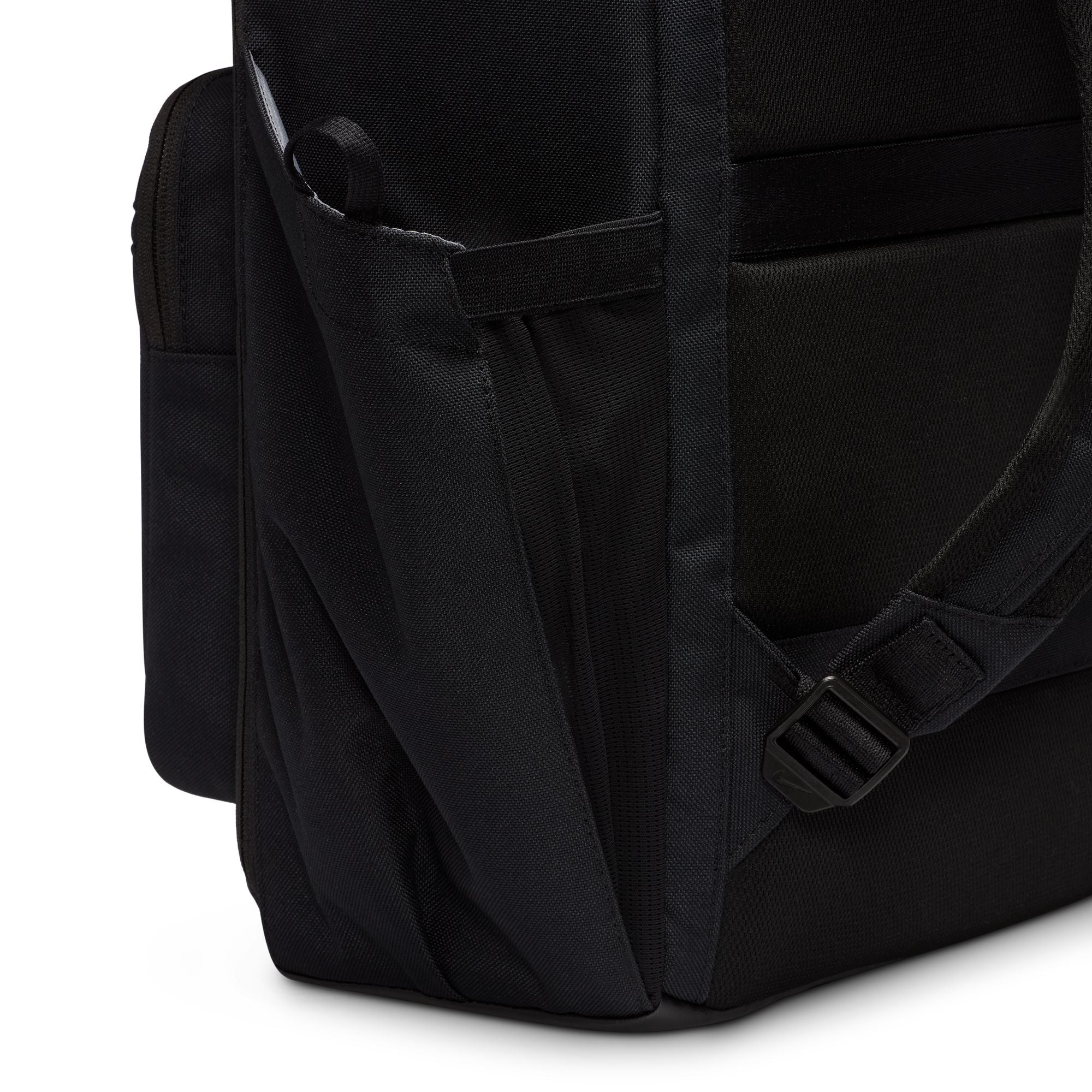 Zippered tech pocket holds up to a 16" laptop.
Padded back and shoulder straps provide a comfortable fit.
Densely woven polyester provides heavyweight support.