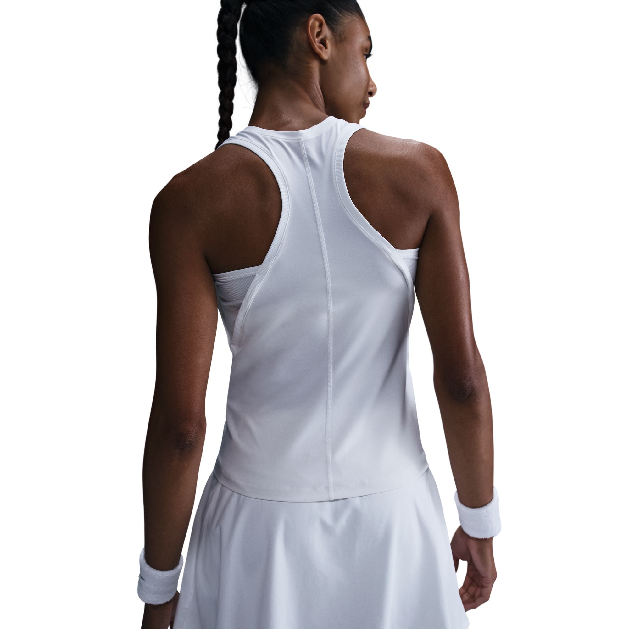 Made with super-smooth, ultra-stretchy fabric that dries quickly, this fitted tank makes it easy to focus on your swing. A high neckline helps keep you covered