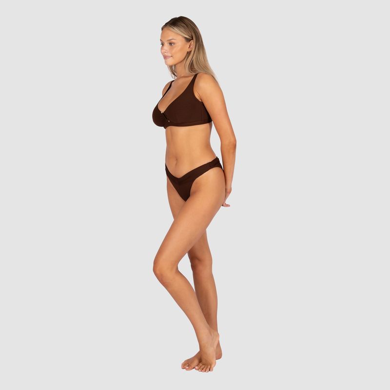 Positano's premium Spanish soft rib brings elevated, resort-ready sophistication to this underwire bra top — confident, sculpting support for D–E cups with a gold luxe trim that elevates every silhouette.