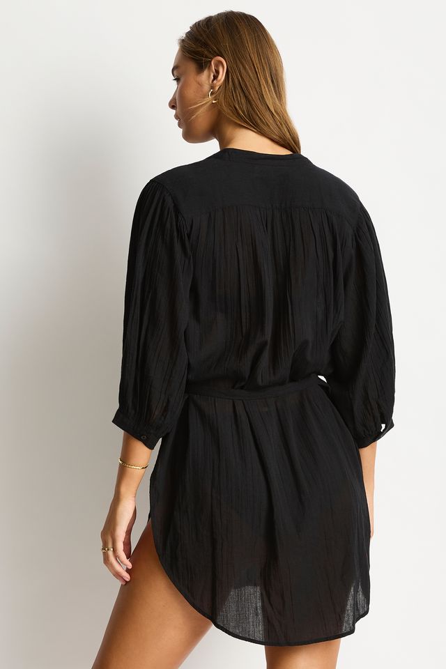 Relaxed Fit
Button through
Balloon Sleeves
Removable Belt
Super soft lightweight cotton
Side splits