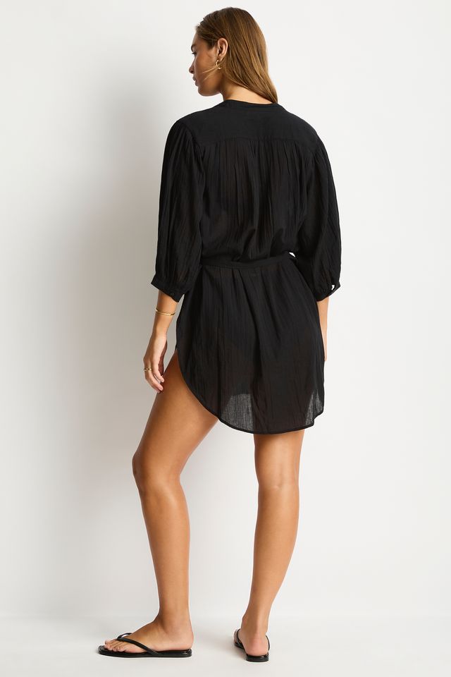 Relaxed Fit
Button through
Balloon Sleeves
Removable Belt
Super soft lightweight cotton
Side splits