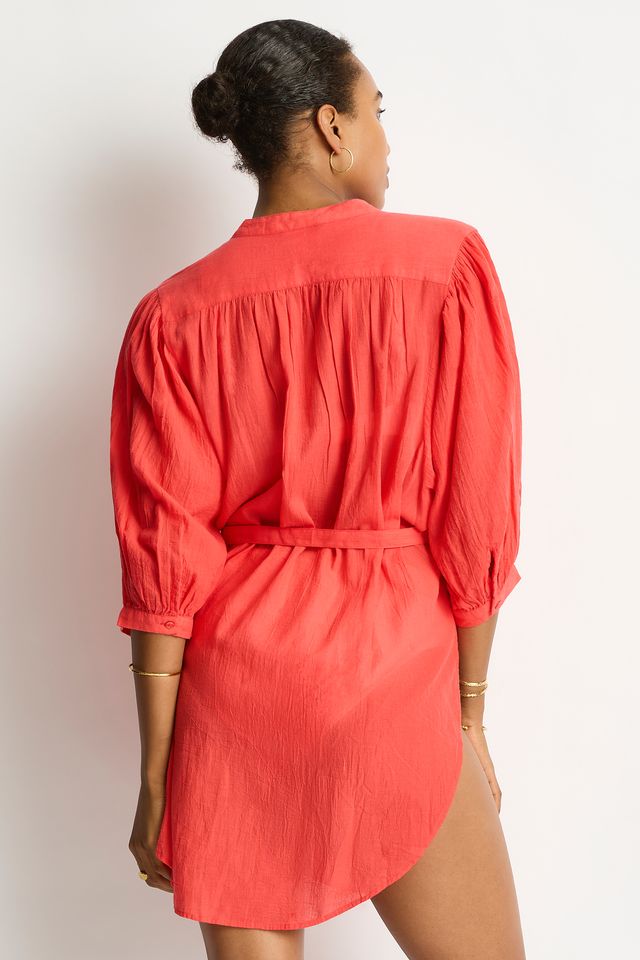 Relaxed fit
Button through
Side pockets
Balloon sleeves
Removable belt
Side splits