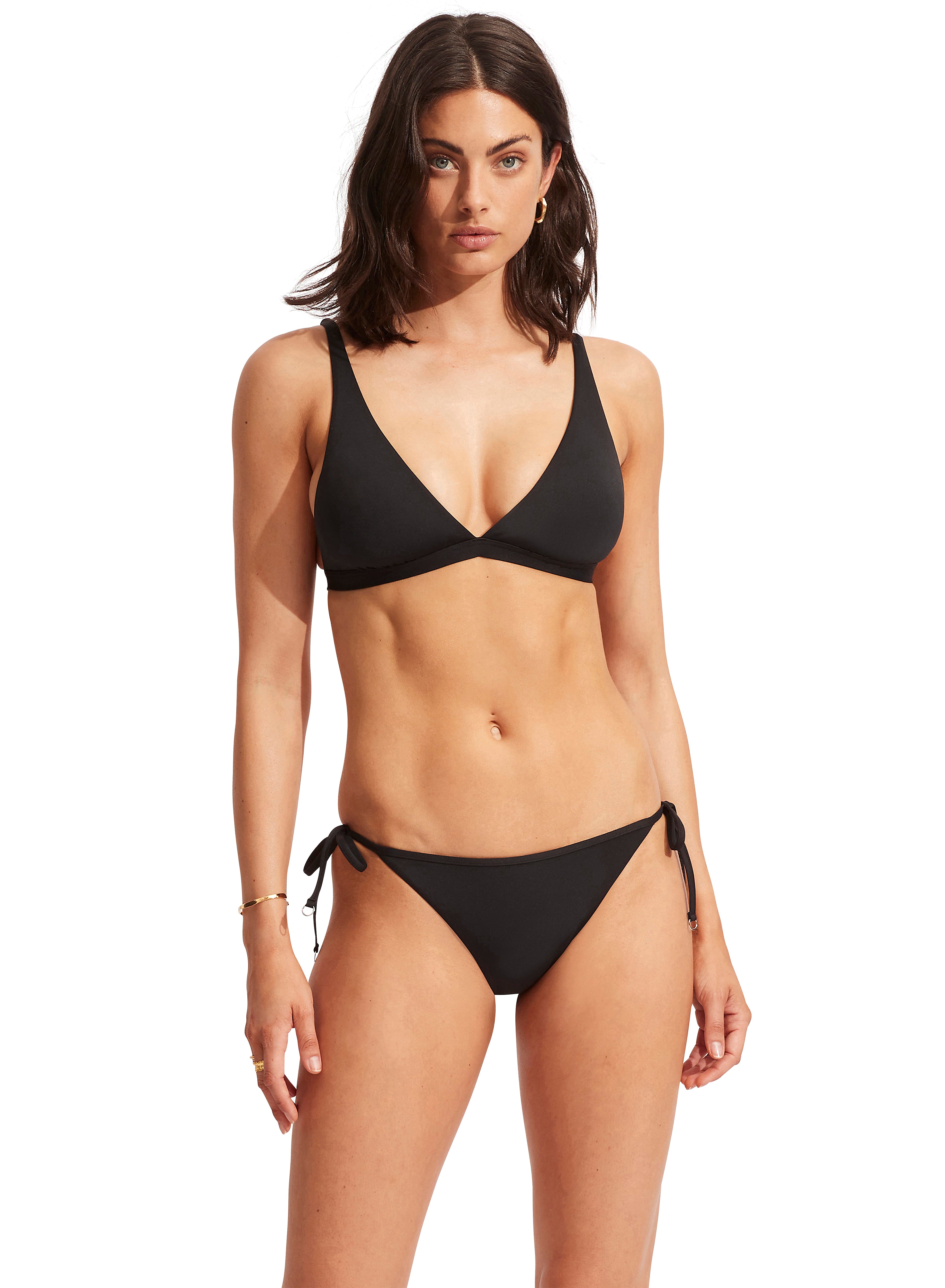 Removable Cups For Shape And Support Quick Dry Cups Adjustable Straps For The Perfect Fit Multi-fit Adjustable E-Hook For The Perfect Fit
