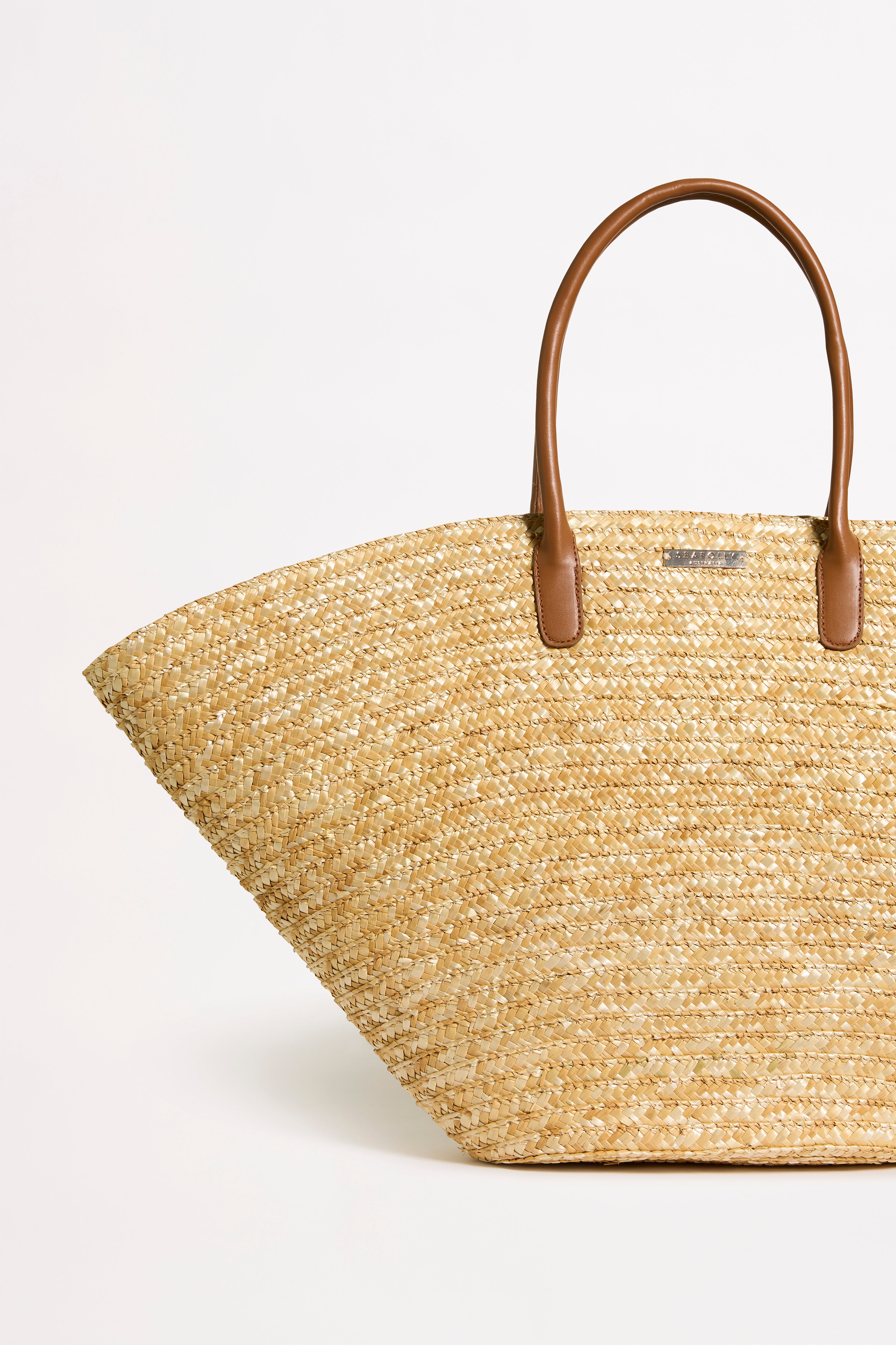 Opening Length 74cm Magnetic Clip Closure At Opening Internal Zipper Pocket Fully Lined Seafolly Logo Trim Fabric: 100% Wheat Straw