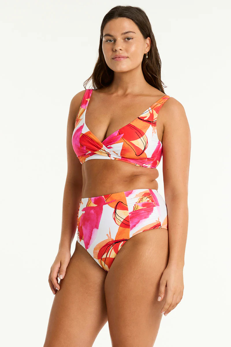 High waisted
Moderate bottom coverage
Powermesh lining for front & back support
