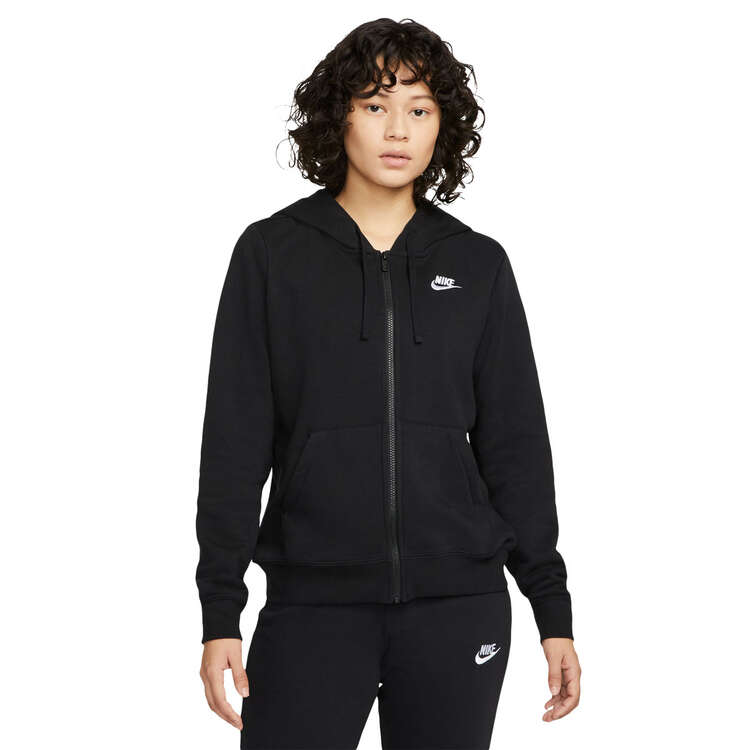best-selling fleece for a reason, Club Fleece has a cozy, familiar feel and consistent fit you can return to again and again. Brushed for added warmth and softness, it’s an ideal layer for colder temperatures.
Ribbing at the hem and cuffs is soft and stretchy for easy layering.
Jersey-lined 3-panel hood feels soft and smooth.