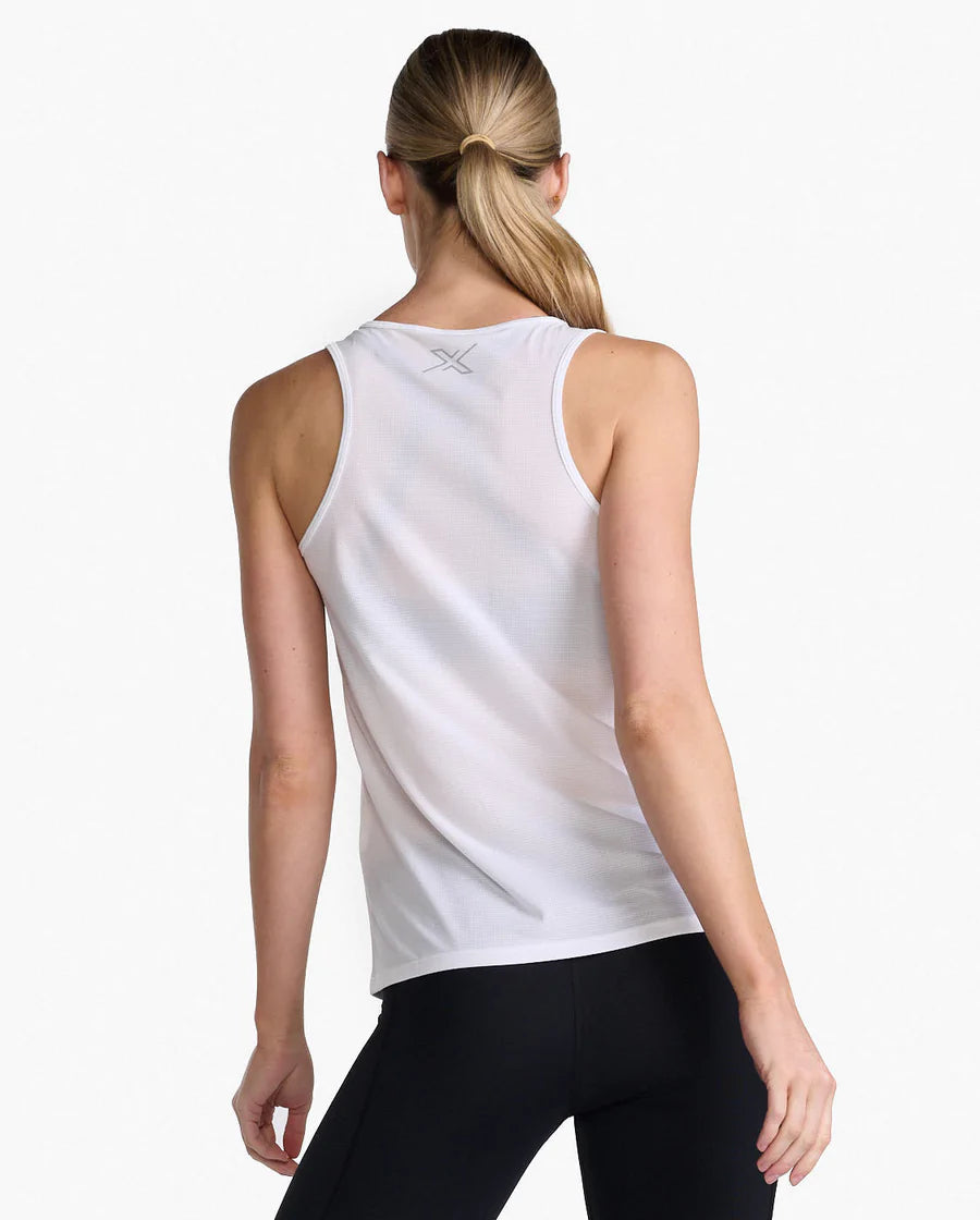With X-VENT fabric technology, the Aero Singlet combines a double-knit sweat-wicking body and lightweight breathable mesh back to keep you dry and cool so you can perform in comfort.