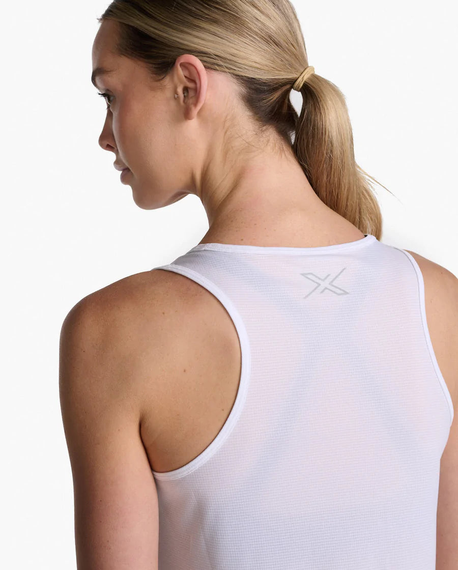 With X-VENT fabric technology, the Aero Singlet combines a double-knit sweat-wicking body and lightweight breathable mesh back to keep you dry and cool so you can perform in comfort.