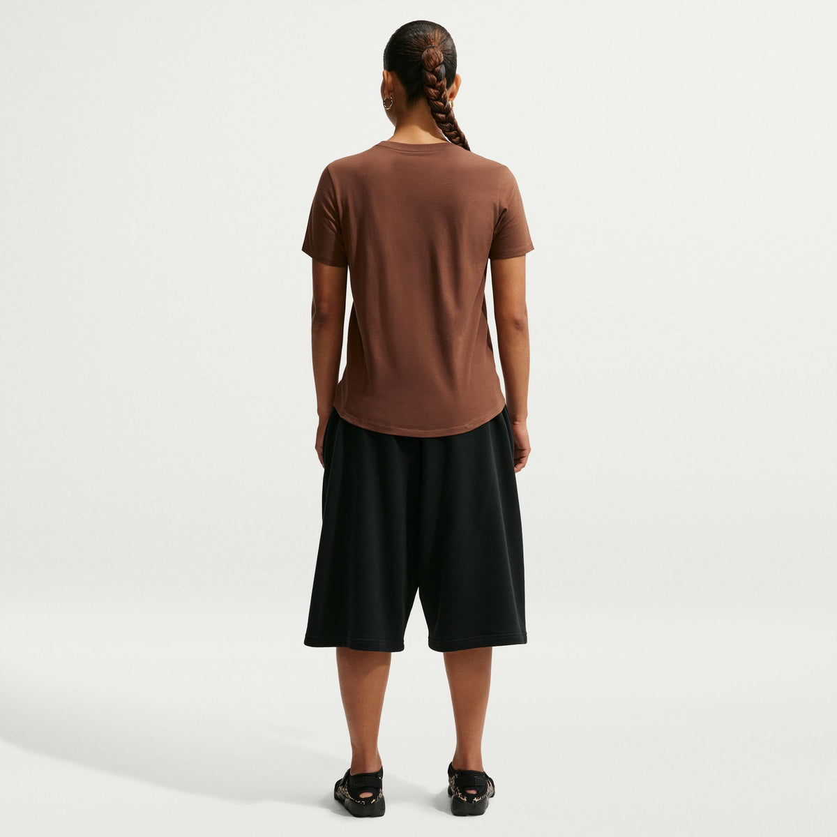 Nothing hits like a classic tee. This one is cut with an easy fit and made with soft, lightweight cotton for everyday comfort.
