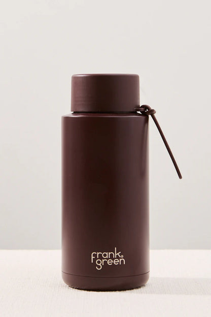 A Gift Set featuring two signature frank green products! Contains a 12oz/355ml Ceramic Reusable Cup with hinge lid and a 34oz/1,000ml Ceramic Reusable Bottle with flip lid.
