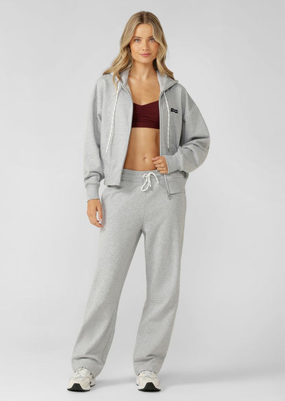 Elasticated Waistband with Drawcord Adjustability for the Perfect Fit 
Premium Trans-seasonal Cotton Terry Fabrication 
Hand Pockets and a Back Welt Pocket to Stash your Essentials 
Fashion Forward Barrel Leg Silhouette 
Woven Logo Badge 
