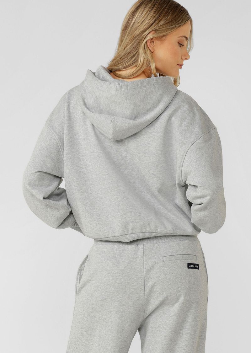 Versatile Layering Piece
Premium Transseasonal Cotton Terry Fabrication
Front Kangaroo Pockets to Stash your Essentials
Hooded Design with Drawcord Adjustability
Full Zip Through Opening with Double Zip Design to Moderate Your Warmth