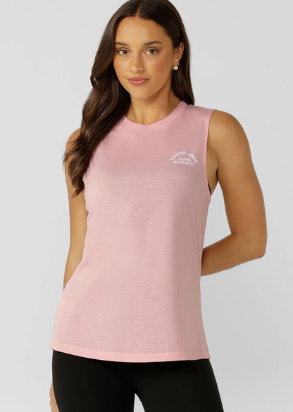 This relaxed fit layering piece is made from lightweight and breathable LJ Active fabric, so it stretches with you in and out of the gym. The versatile design is perfect to layer