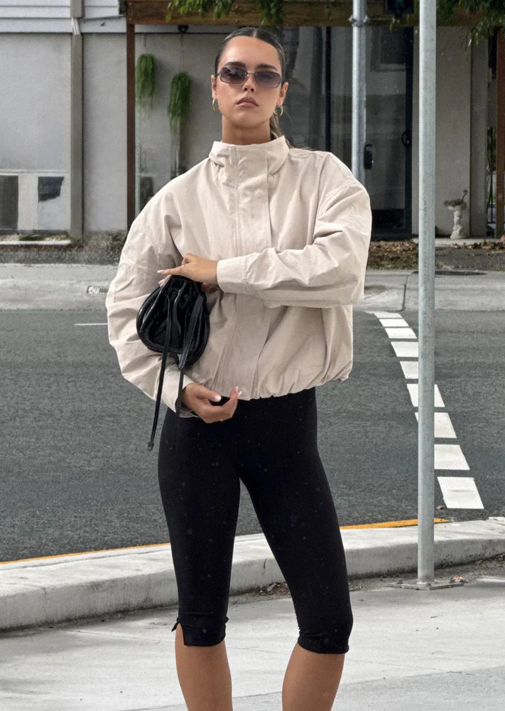 
Neat Fit Bomber Inspired Silhouette with High Athletic Neckline
Concealed Zip Front Closure
Side Pockets to Stash your Essentials
Adjustable Sleeve Cuffs with Press Stud Closure to Trap in Warmth 
Premium Patch Logo