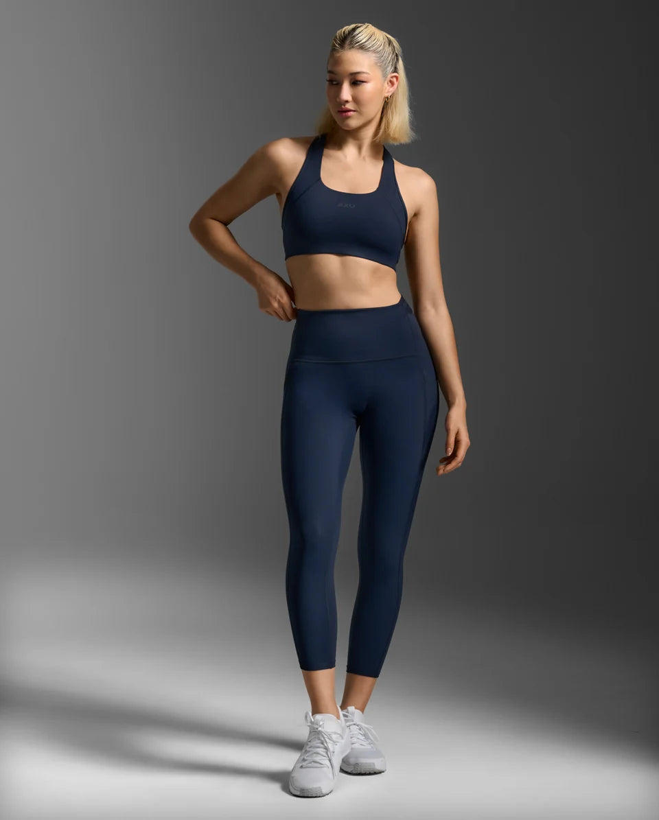 Featuring a luxurious matte finish and seamless front panel to leave you feeling sculpted and smooth, the Form Stash Hi-Rise Compression 7/8 Tights, have multiple pocketing options that will literally hold your whole life for a day on the move.