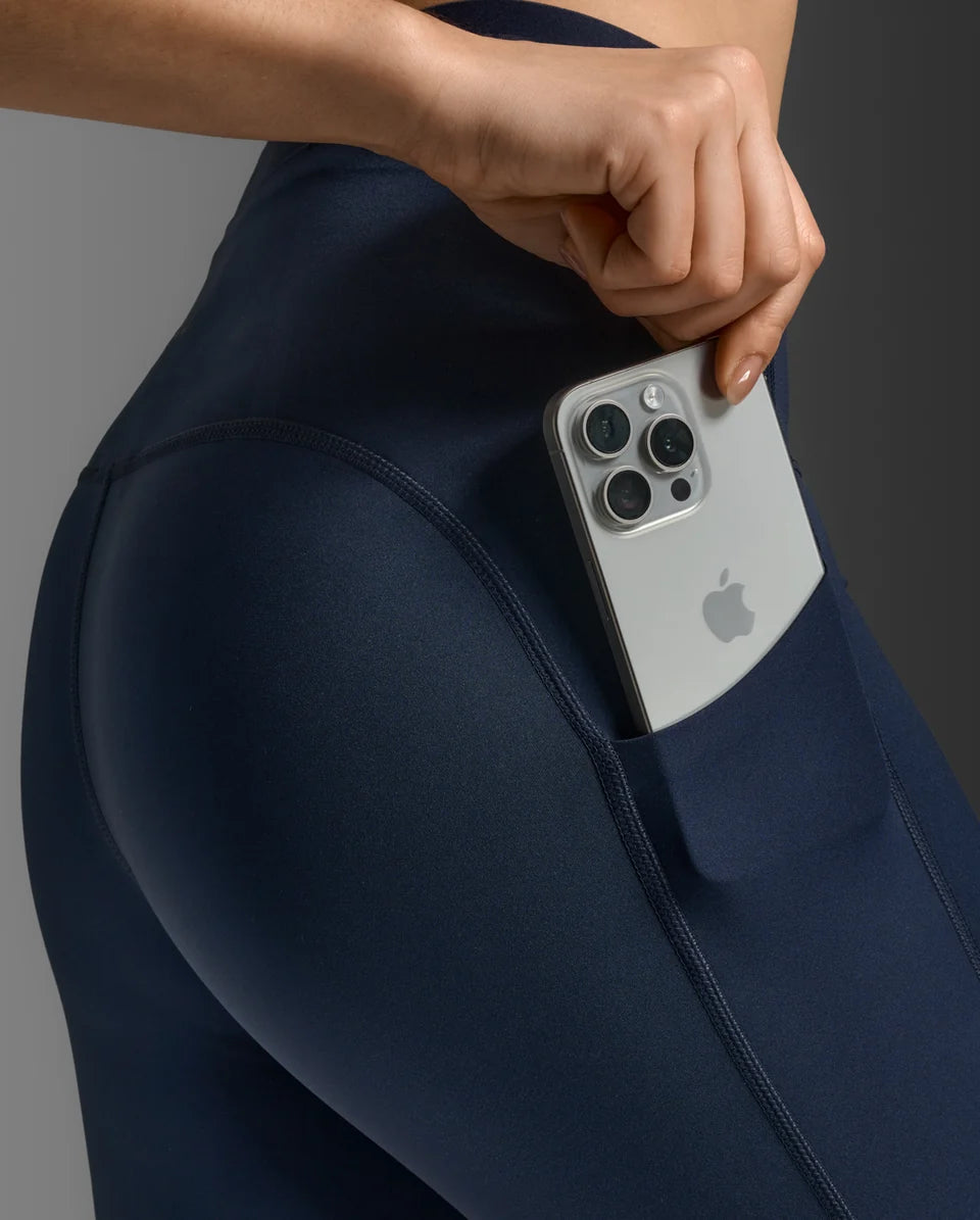 Featuring a luxurious matte finish and seamless front panel to leave you feeling sculpted and smooth, the Form Stash Hi-Rise Compression 7/8 Tights, have multiple pocketing options that will literally hold your whole life for a day on the move.