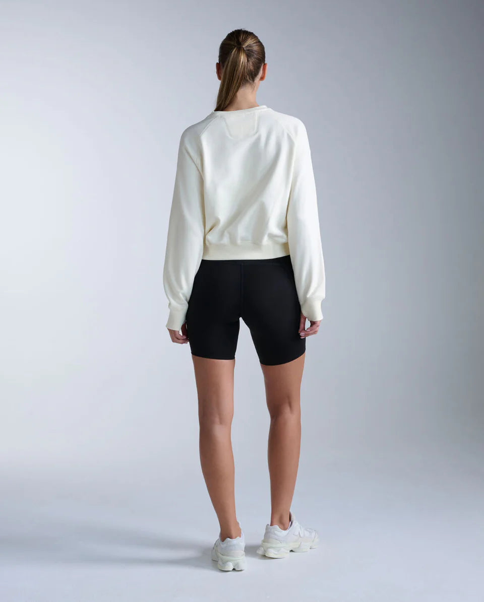 Heavyweight brushed organic cotton fleece
Hypoallergenic for sensitive skin
Naturally breathable and odour-resistant
Ribbed neck and side panel detailing
Ribbed thumbhole cuffs trap heat