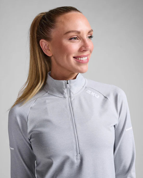 Soft and smooth coverage that can be worn on its own or as an extra layer, the Aero 1/2 Zip has a lightweight breathable mesh back and is easily adjusts at the neck and sleeves so you can stay comfortable as you heat up or cool down.
