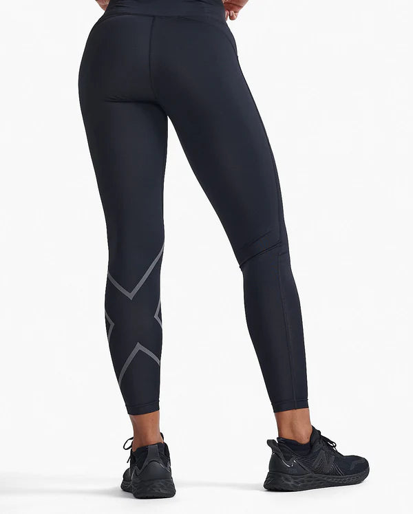 1. Full length compression tight 2. PWX highly powerful, lightweight and flexible compression fabric 3. HeiQ Smart Temp technology keeps you cooler 4. Graduated compression for improved circulation 5. Hi-Rise power mesh waistband for body sculpting secure fit 6. Side pockets for secure bounce-free storage 7. Flatlock seams to reduce chafe 8. Signature reflective X logo on calf