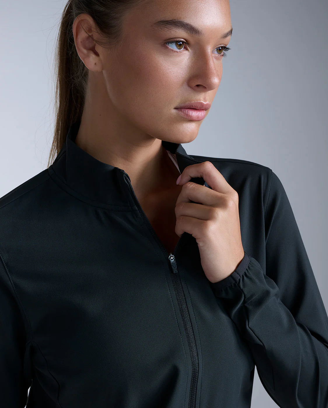 Don't wait for clear skies, the Aero Jacket keeps you moving with lightweight coverage that withstands the rain, and runs with you from first light to last.