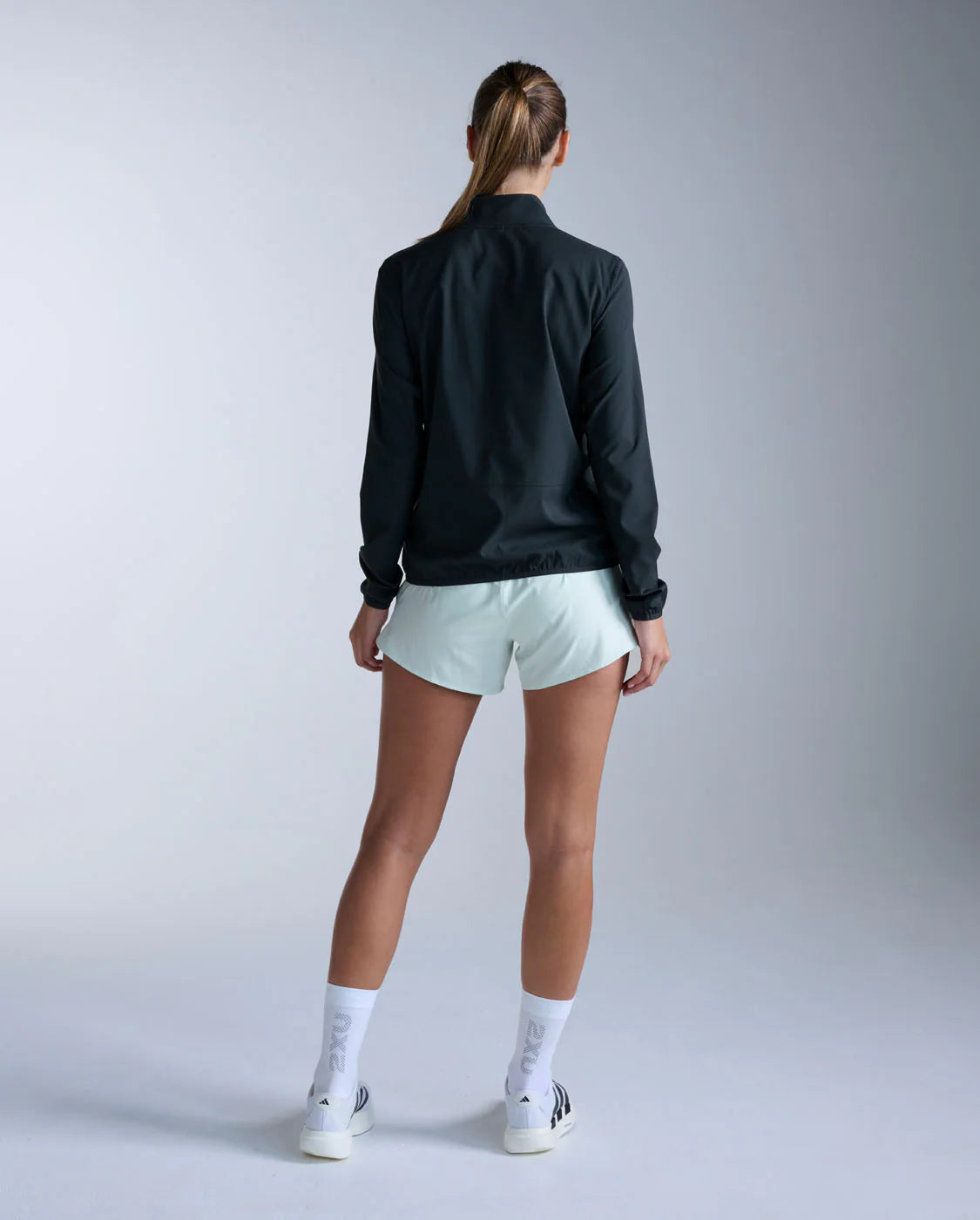 Don't wait for clear skies, the Aero Jacket keeps you moving with lightweight coverage that withstands the rain, and runs with you from first light to last.