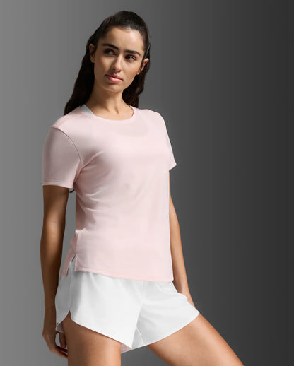 Combining a double-knit sweat-wicking body and a lightweight breathable mesh back, the Aero Mesh Tee keeps you fresh and cool so you can perform in comfort.