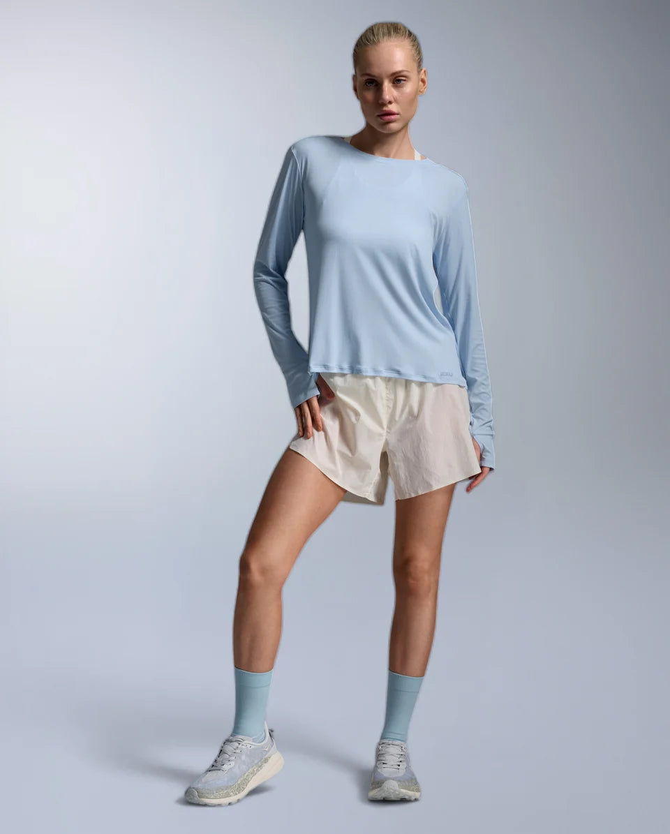 The Aero Trail Long Sleeve is the go-to for big days outdoors. Built for trail runners and hikers, it packs in maximised airflow and UV protection, so you can take on every climb, run, and stretch of distance.