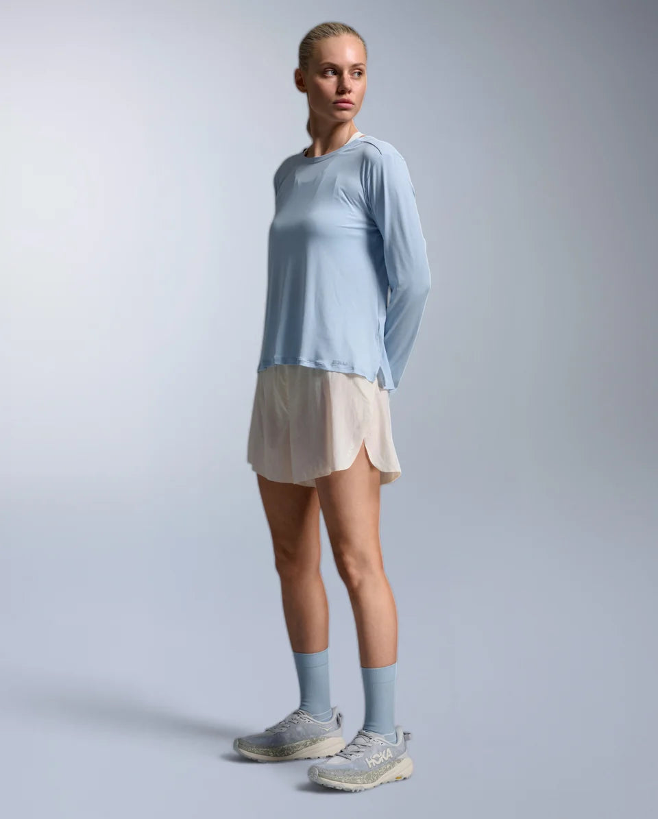 The Aero Trail Long Sleeve is the go-to for big days outdoors. Built for trail runners and hikers, it packs in maximised airflow and UV protection, so you can take on every climb, run, and stretch of distance.