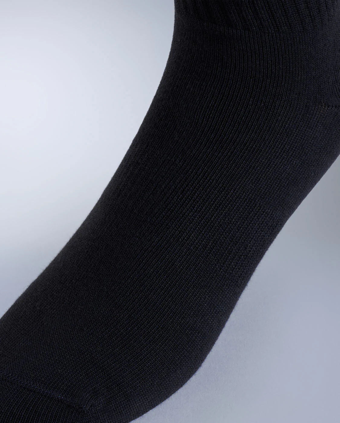 The Cotton Crew Socks 3 Pack feature cushioning under heel, forefoot and a snug, supportive arch band and leverage a cotton blend construction to bring natural breathability and comfort everyday.