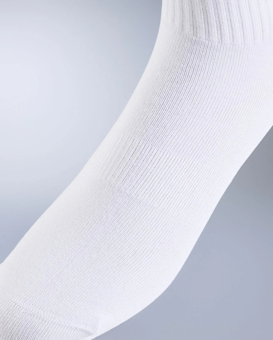 The Cotton Crew Socks 3 Pack feature cushioning under heel, forefoot and a snug, supportive arch band and leverage a cotton blend construction to bring natural breathability and comfort everyday.