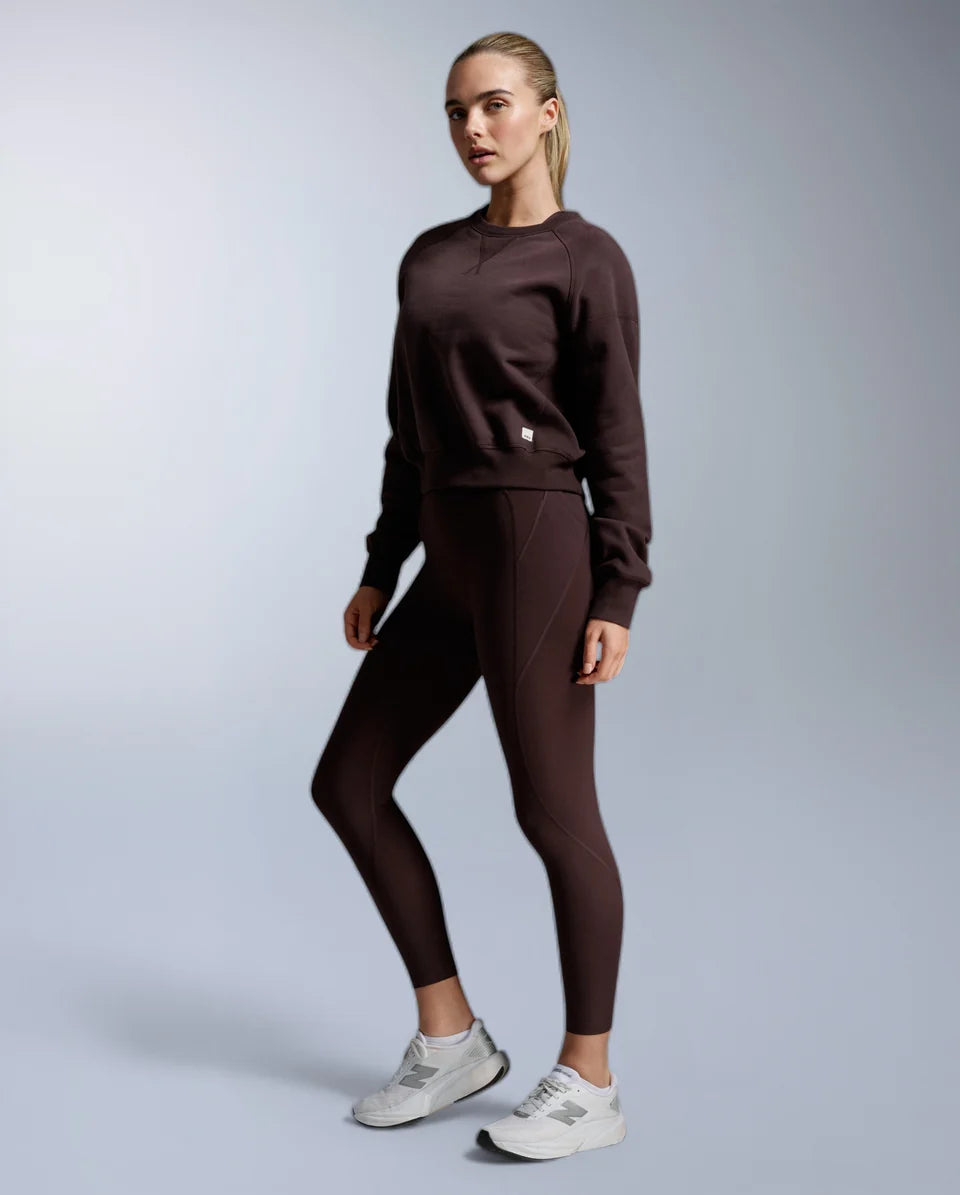 The EZ Organic Cotton Ribbed Crew is designed to throw on and get moving, with heavyweight warmth and breathable comfort that keep up all day.