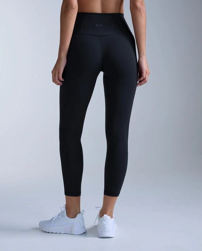 The buttery smooth Fluid Hi-Rise 7/8 Tights contour through the waist and hips for sculpted support that bends, stretches, and moves with you. The versatile cut and V-back shaping create a smooth, flattering silhouette for every