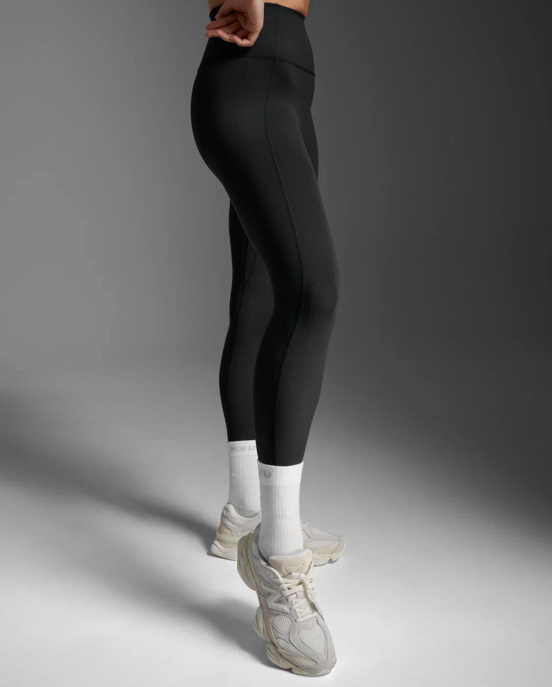 Ultra-smooth nylon 6.6 interlock fabric
Squat-proof stretch that helps lift and shape
Figure-flattering hi-rise waistband and V-back shaping
4-way stretch for max movement
Hidden drop-in back pocket