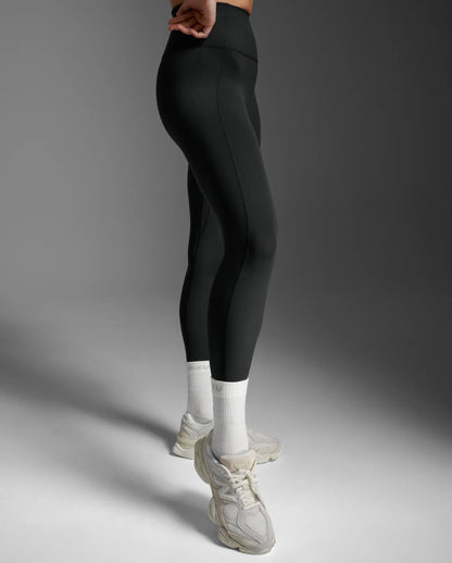 Ultra-smooth nylon 6.6 interlock fabric
Squat-proof stretch that helps lift and shape
Figure-flattering hi-rise waistband and V-back shaping
4-way stretch for max movement
Hidden drop-in back pocket