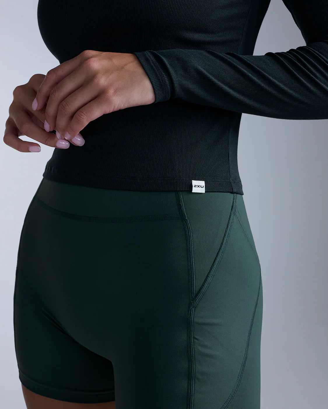 Breathable modal and spandex blend rib fabric
Absorbs 50% more moisture than cotton
Super soft and smooth feel
4-way stretch for max movement
Resists pilling from friction