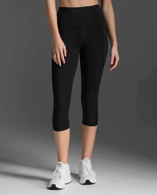 You won't find anything softer in our range, the Form Hi-Rise Compression 3/4 Tights offers fewer pockets and minimal tonal logo detailing for a streamlined figure flattering silhouette.