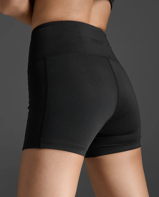 1. 4" compression short
2. Lusciously-smooth SOFT TOUCH double knit fabric
3. Hi-Rise figure flattering, slimming and secure fit waistband
4. Drop-in pocket at centre back
5. Minimal tonal logo detailing
6. Flatlock seams to reduce chafe