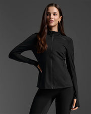 A lightweight, form fitting mid-layer, the Form Soft Touch Jacket is perfect for a quick workout outdoors or a day on the move.