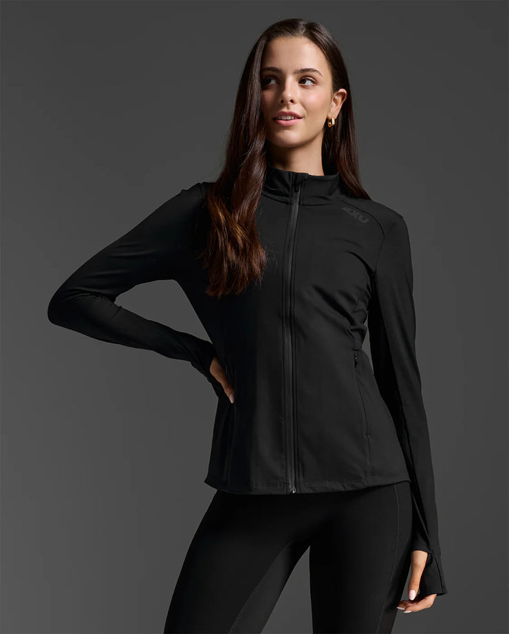 A lightweight, form fitting mid-layer, the Form Soft Touch Jacket is perfect for a quick workout outdoors or a day on the move.