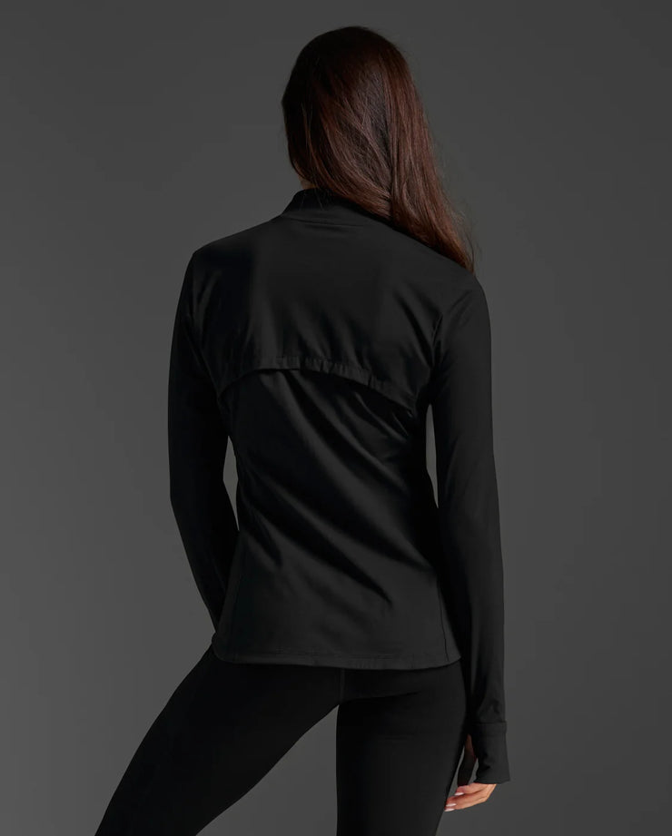 A lightweight, form fitting mid-layer, the Form Soft Touch Jacket is perfect for a quick workout outdoors or a day on the move.