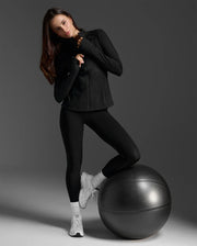 A lightweight, form fitting mid-layer, the Form Soft Touch Jacket is perfect for a quick workout outdoors or a day on the move.