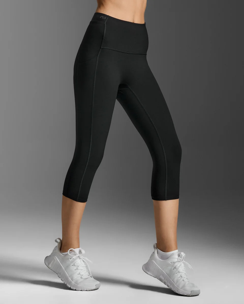 Featuring a luxe matte finish, soft touch and a seamless front panel to leave you feeling sculpted and smooth, the Form Stash Hi-Rise Compression 3/4 Tights, have multiple pocketing options that will literally hold your whole life for a day on the move.