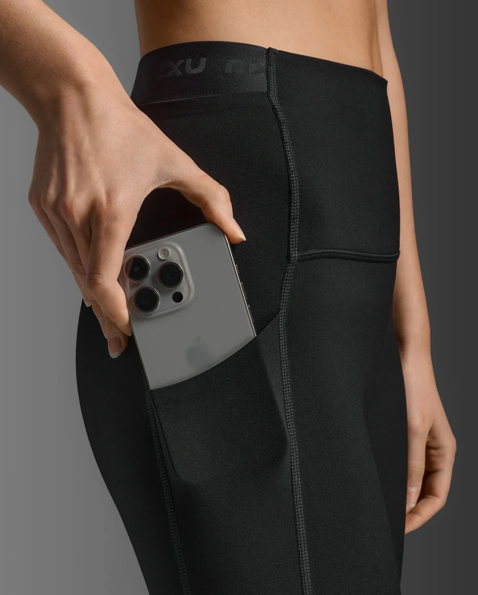 Featuring a luxe matte finish, soft touch and a seamless front panel to leave you feeling sculpted and smooth, the Form Stash Hi-Rise Compression 3/4 Tights, have multiple pocketing options that will literally hold your whole life for a day on the move.