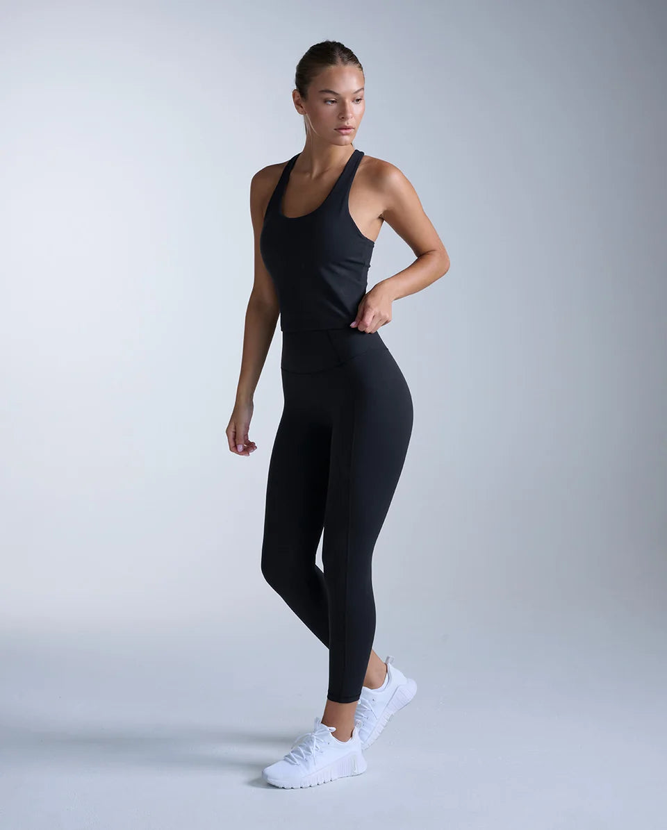 From your morning workout to post-session plans, the Fluid Racerback Tank moves with you in a soft, gently supportive longline fit that lasts all day.